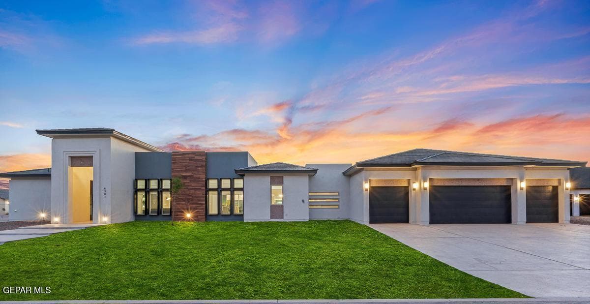 469 COUNTRY OAKS Drive