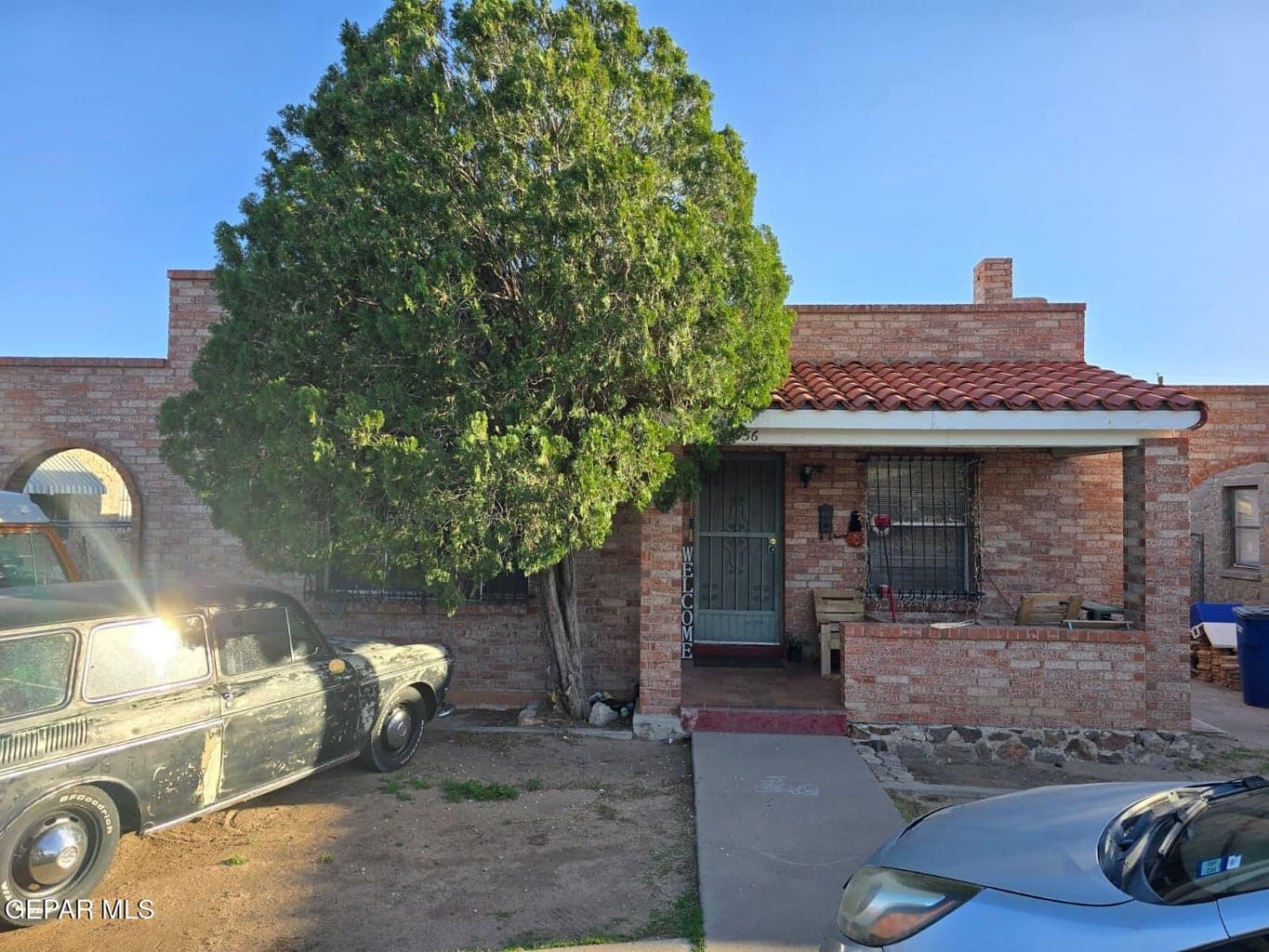 3936 Altura Avenue