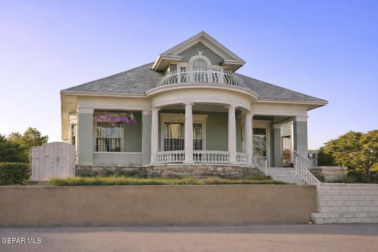 521 RANDOLPH Drive