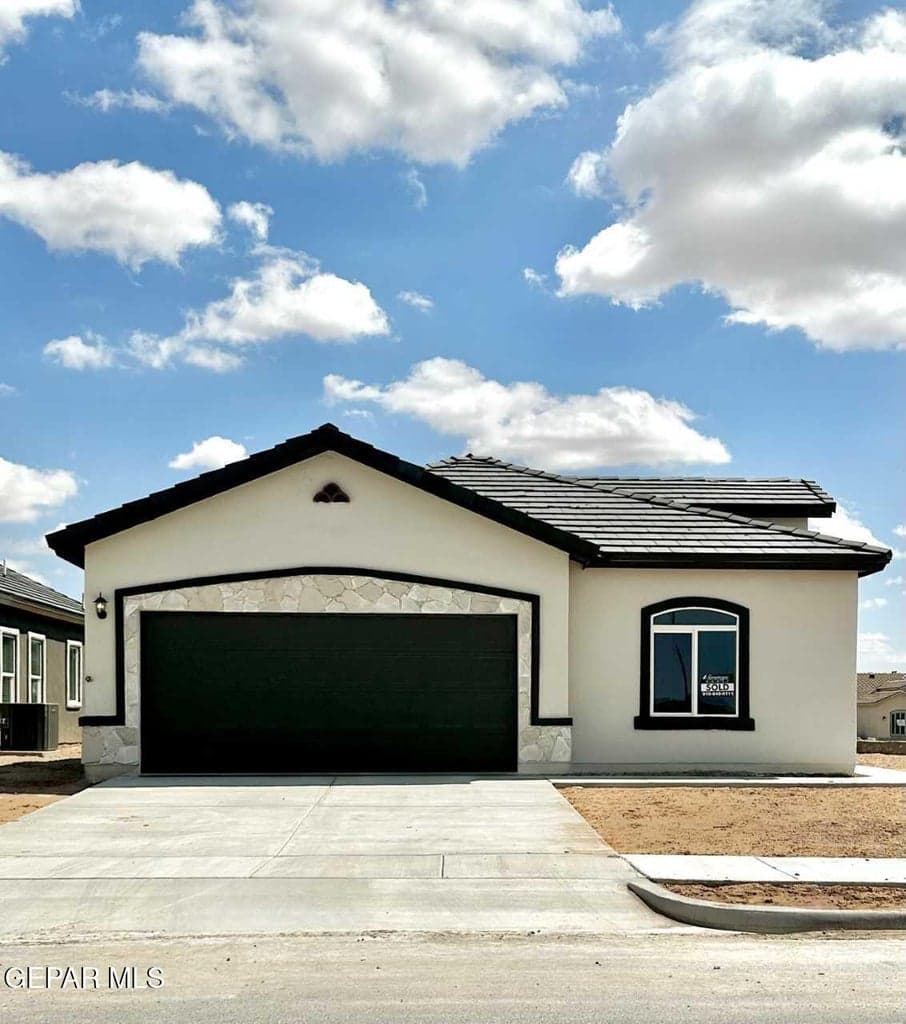 13932 Summer Wave Avenue
