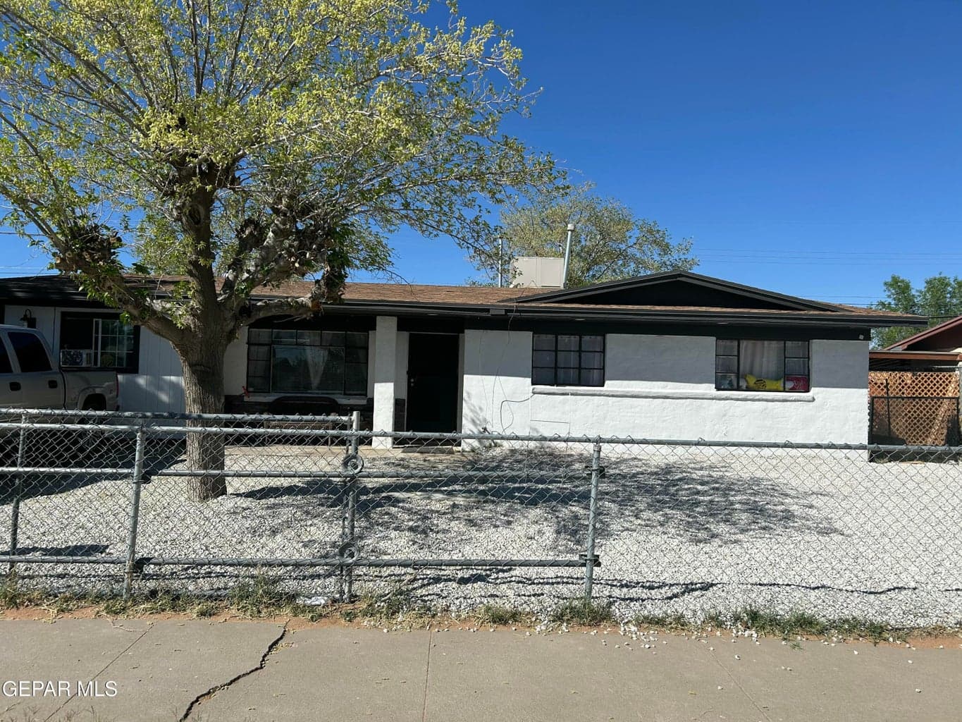 5733 Arrowhead Drive