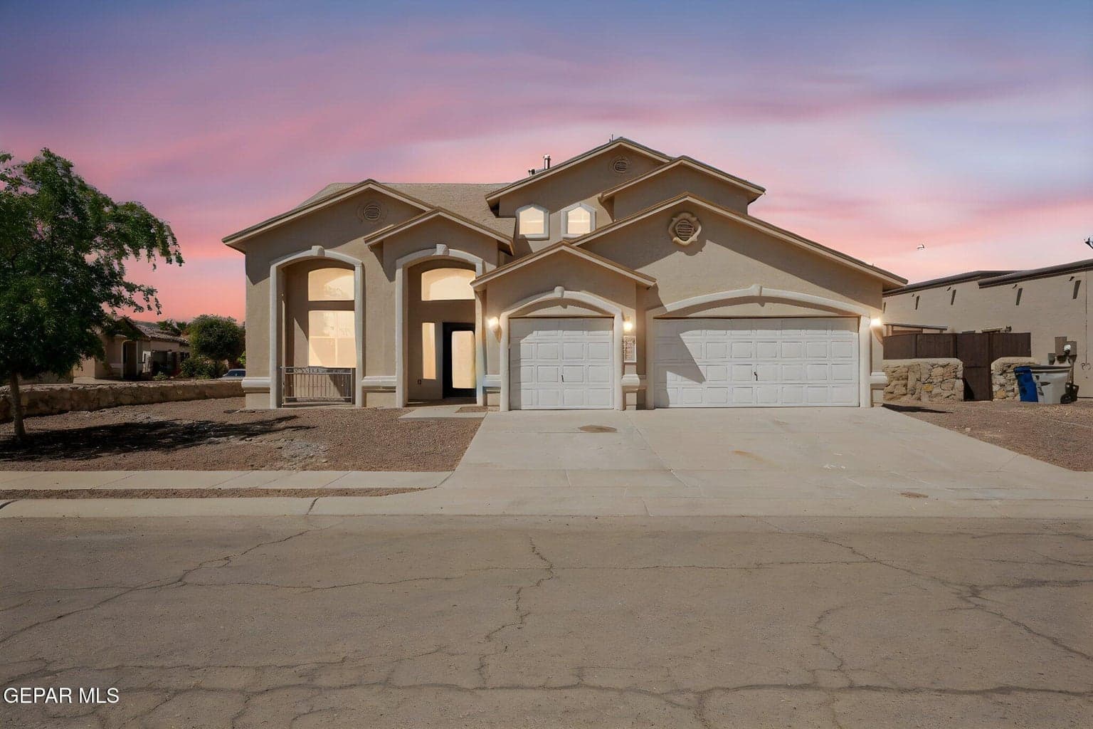3049 LOOKOUT POINT Drive
