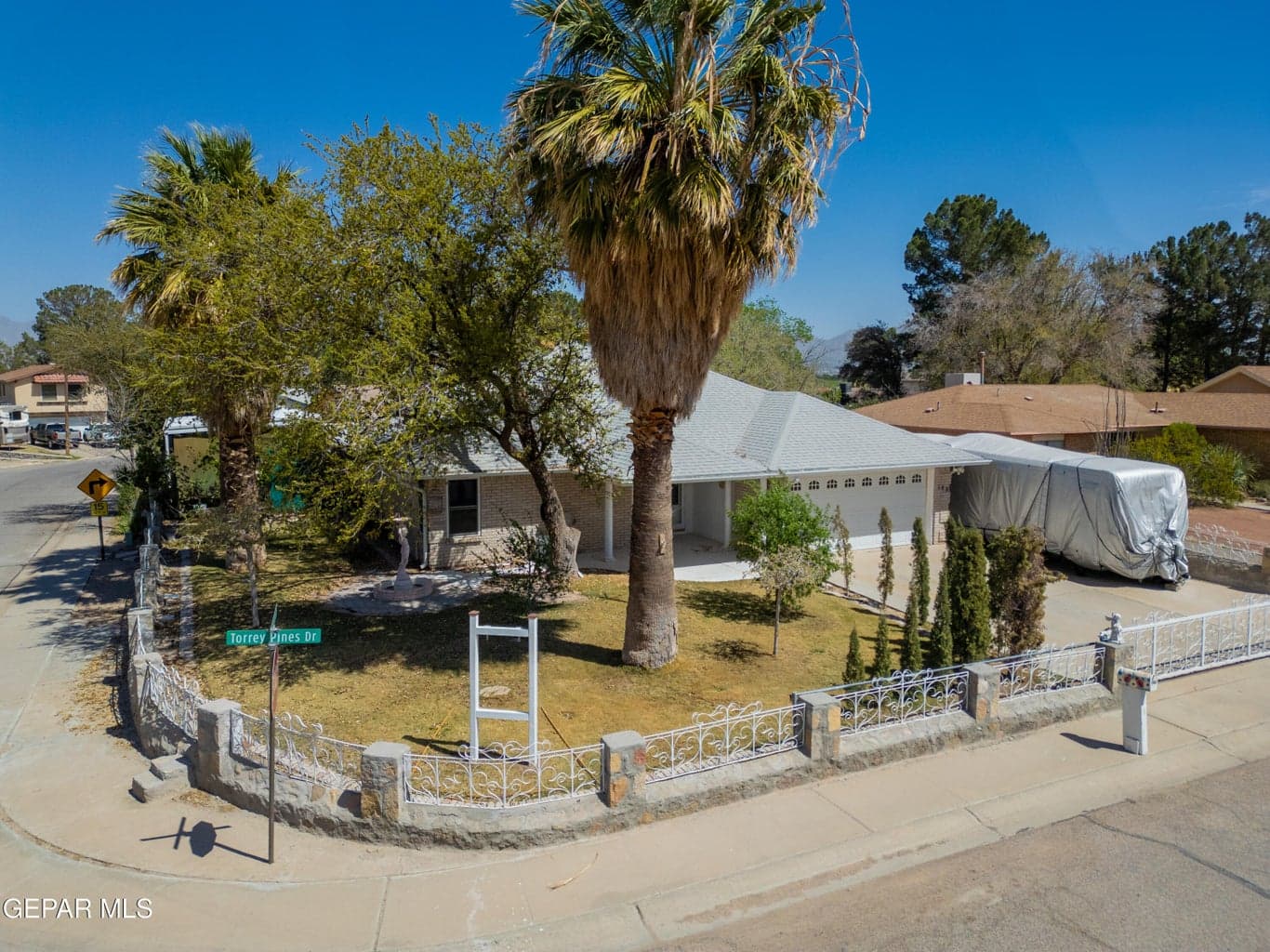 140 TORREY PINES Drive