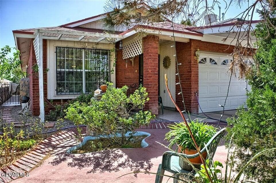3260 CATHERINE ANN Drive