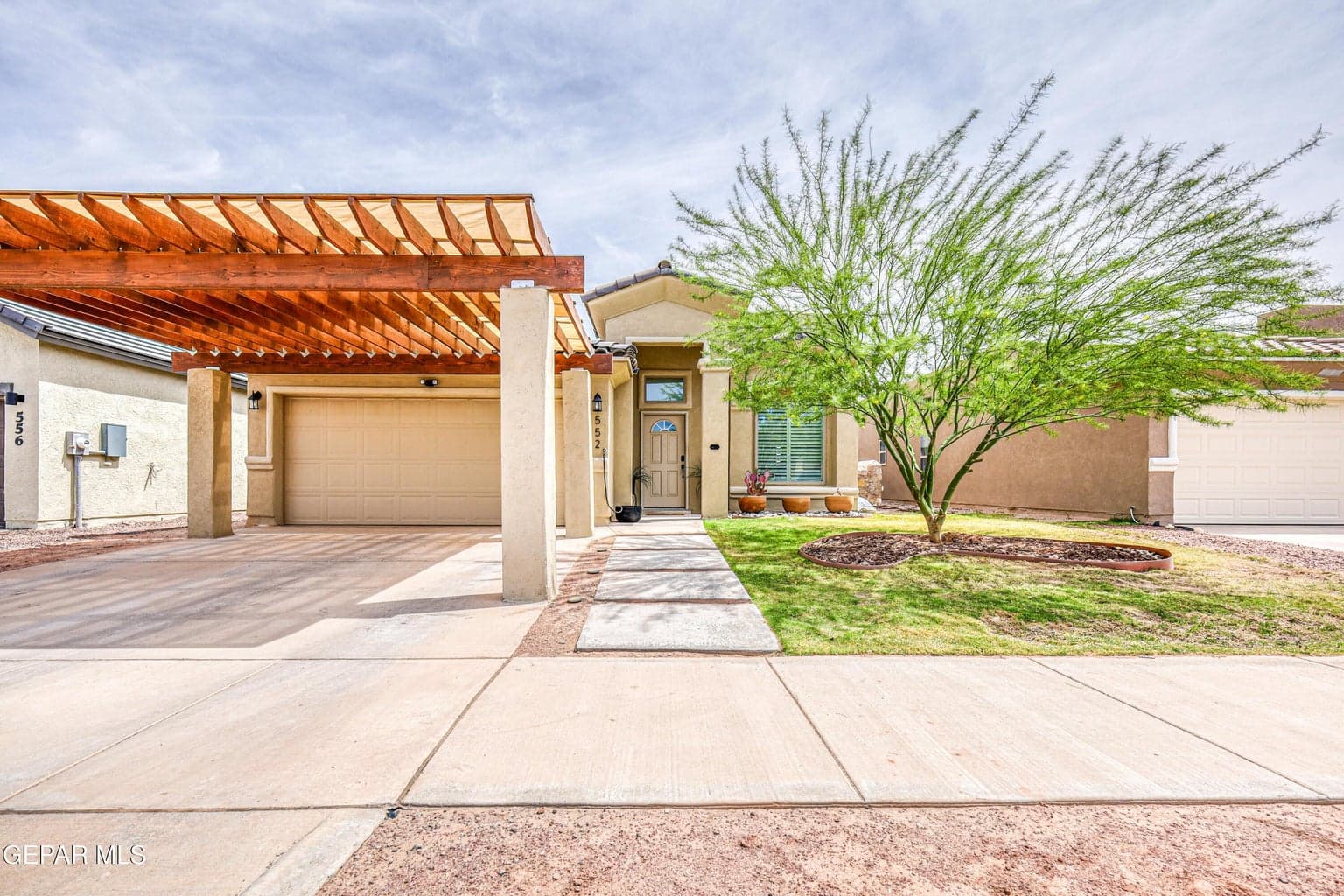 552 Paseo Dulce Avenue