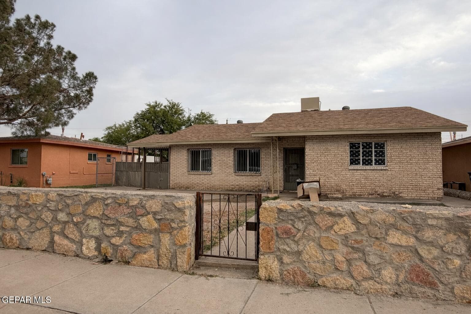 8108 LA PALOMA Circle