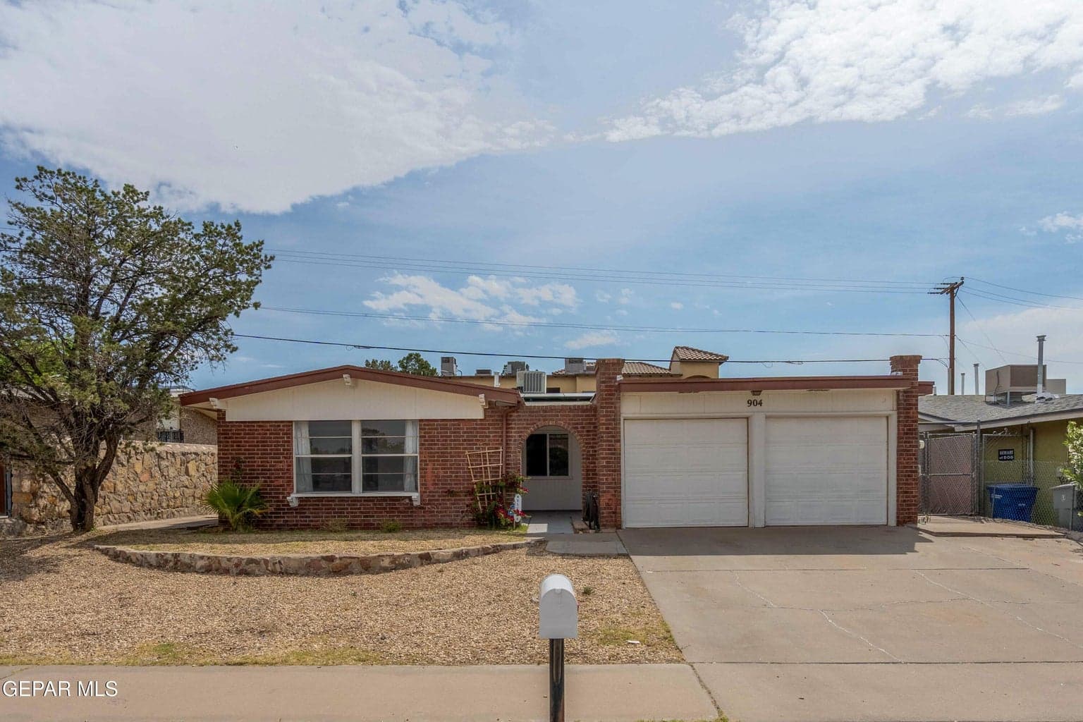 Photo of 904 Oneida Drive