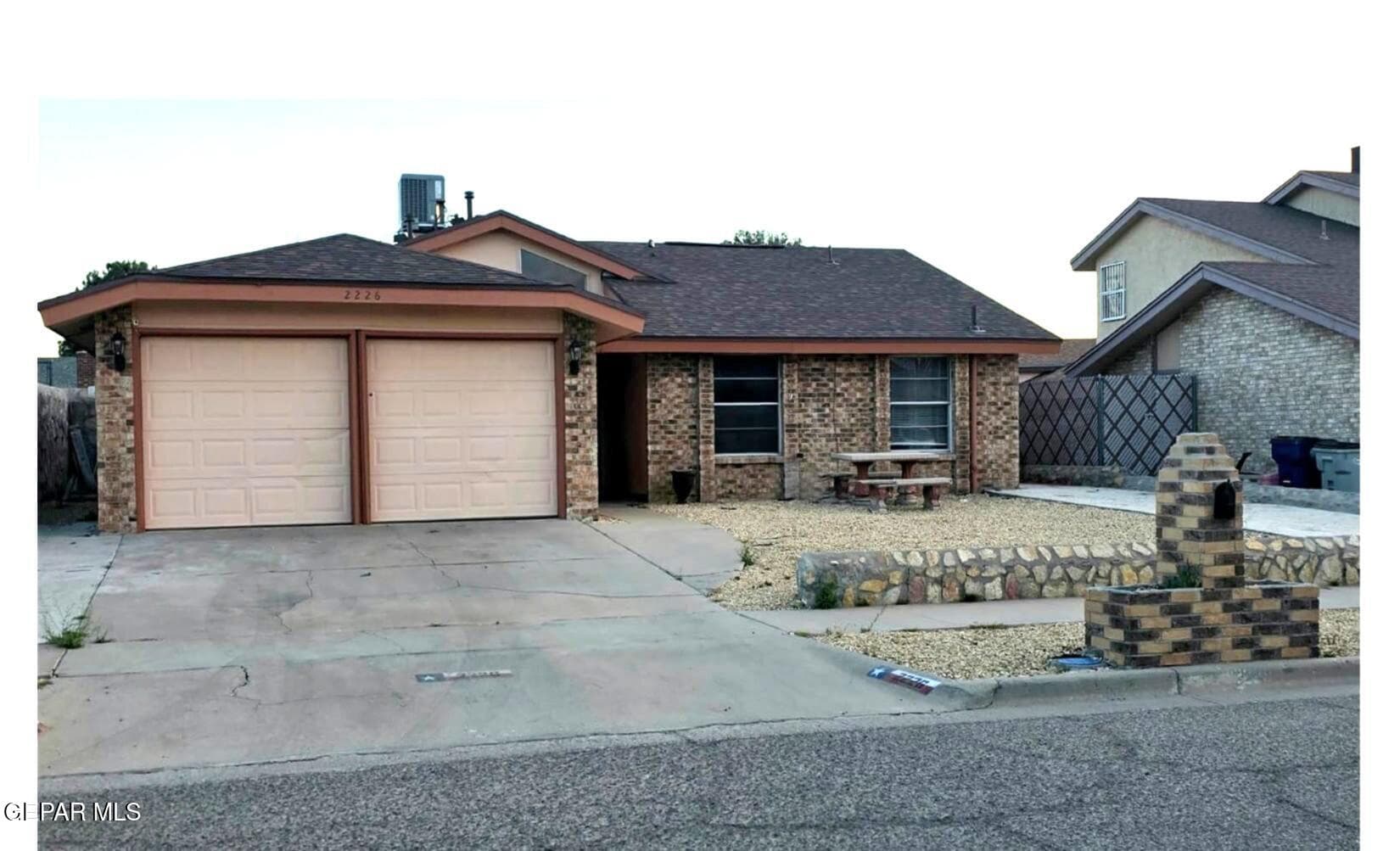 2226 ROBERT WYNN Street