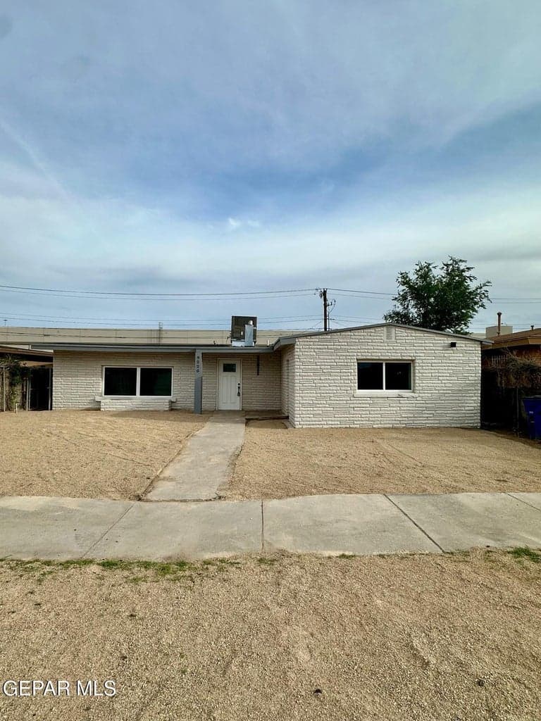 9220 CORRALITOS Avenue