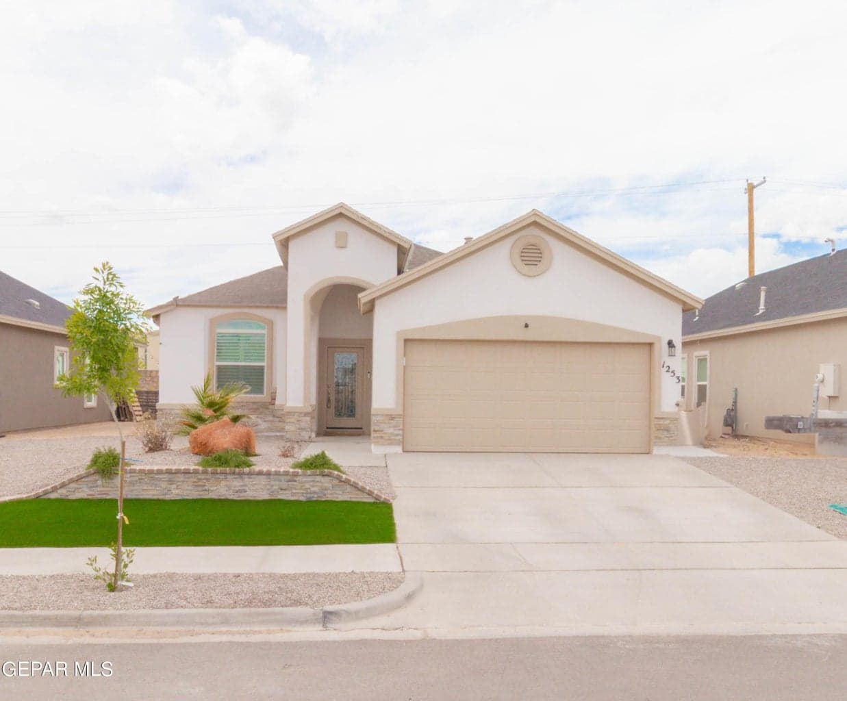 1253 Indigo Sky Street