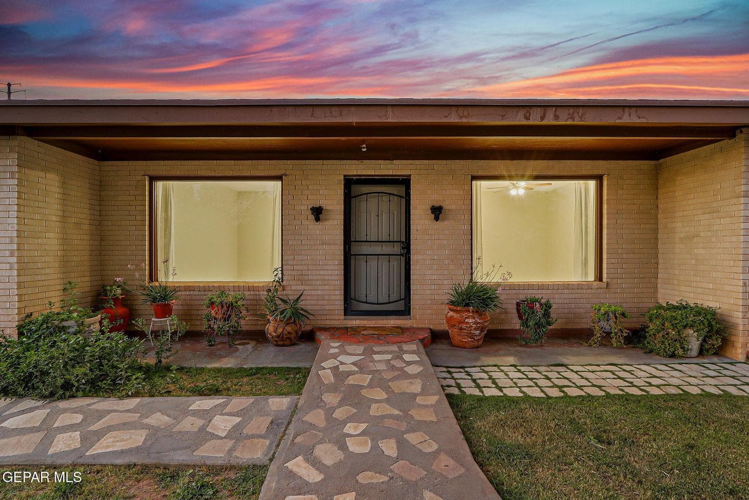 171 HOLGUIN Avenue