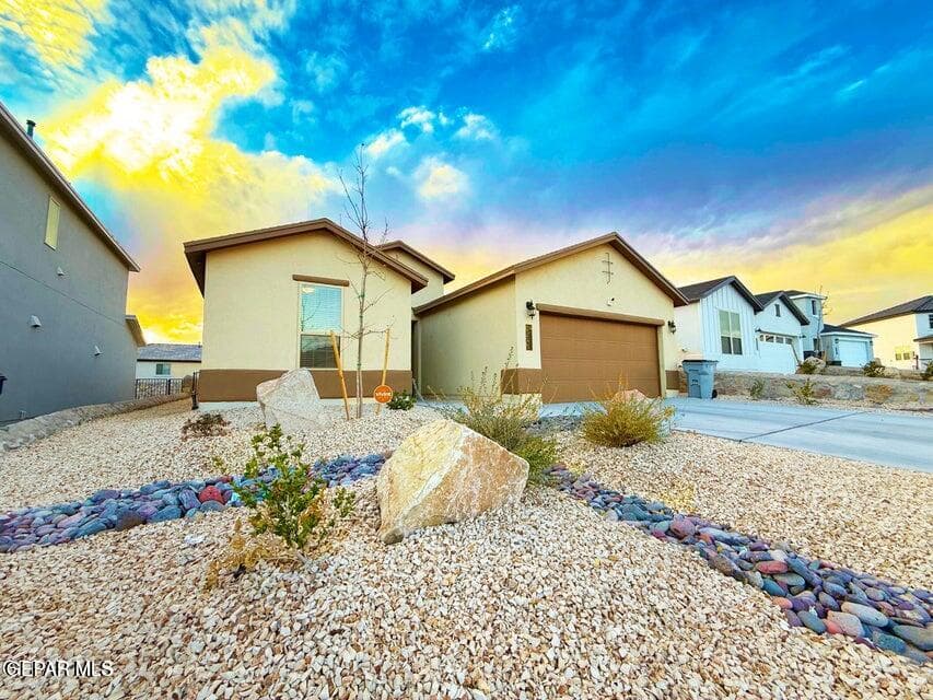 2245 Small Mountain Place