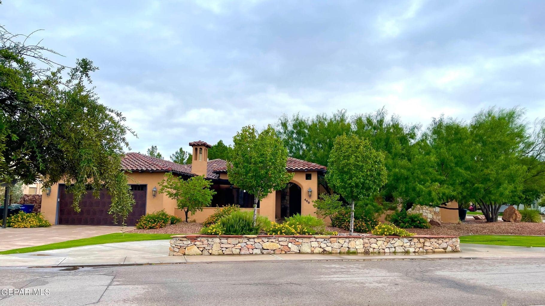 Photo of 468 COUNTRY OAKS Drive