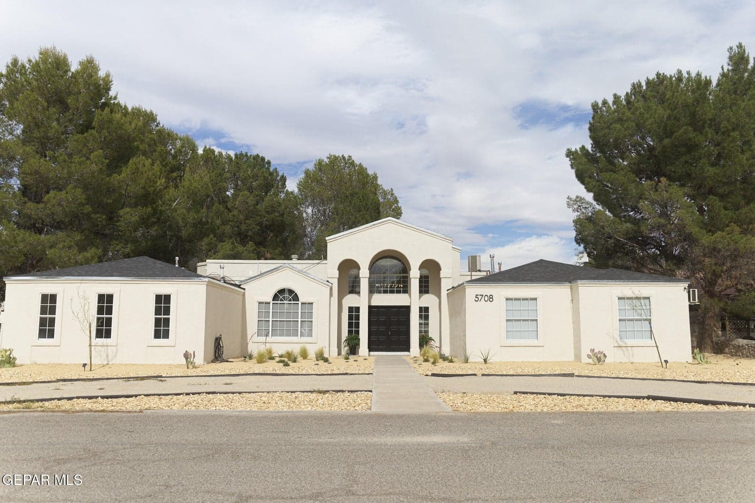 5708 NOVILLA Place