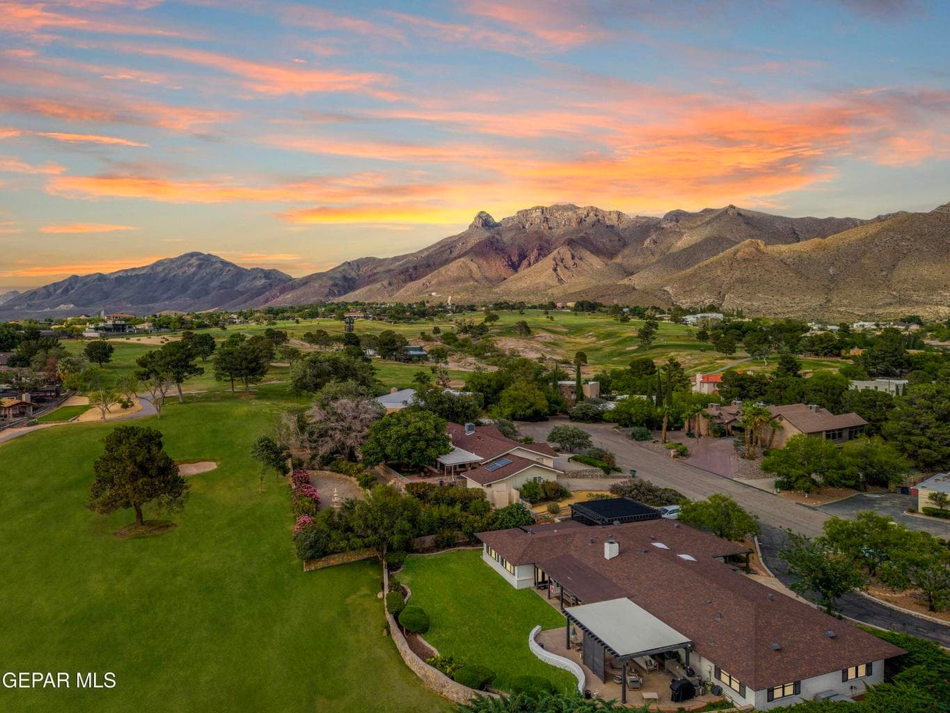 Photo of 849 River Oaks Drive