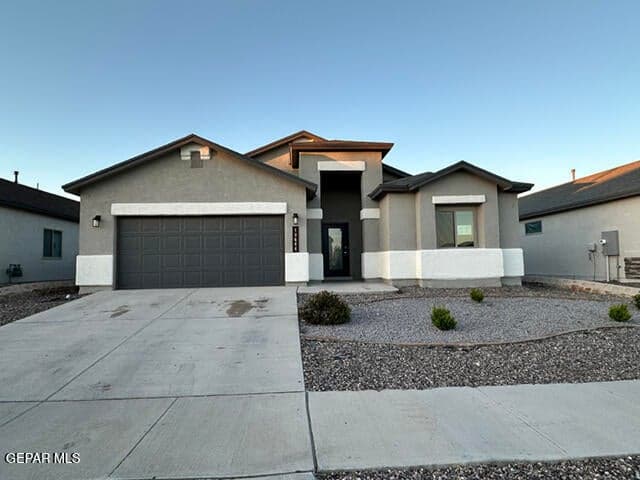 Photo of 13684 LAGO VISTA Avenue