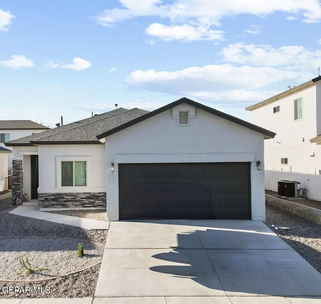 13869 Paseo de Gloria Avenue