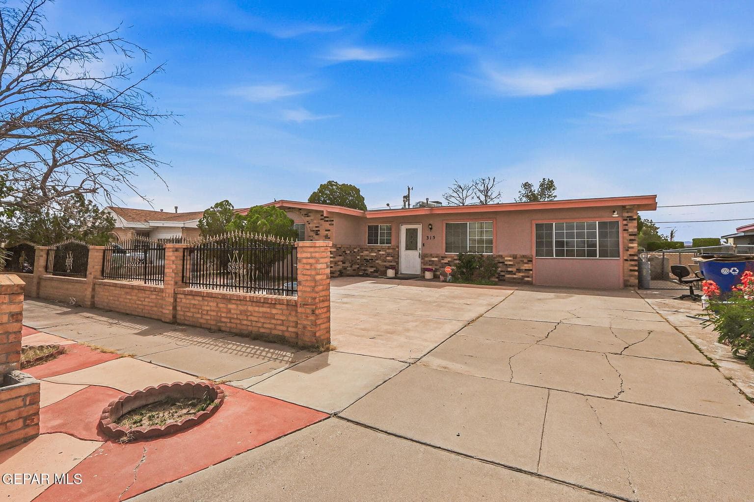 315 VALLEY FAIR Way