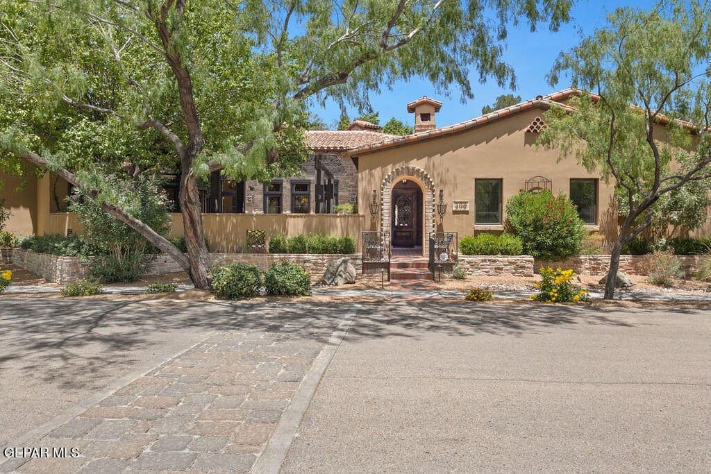 209 VILLA SERENA Court