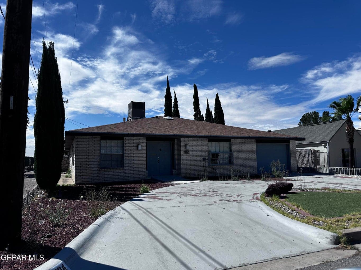 Photo of 404 E HAGUE Road