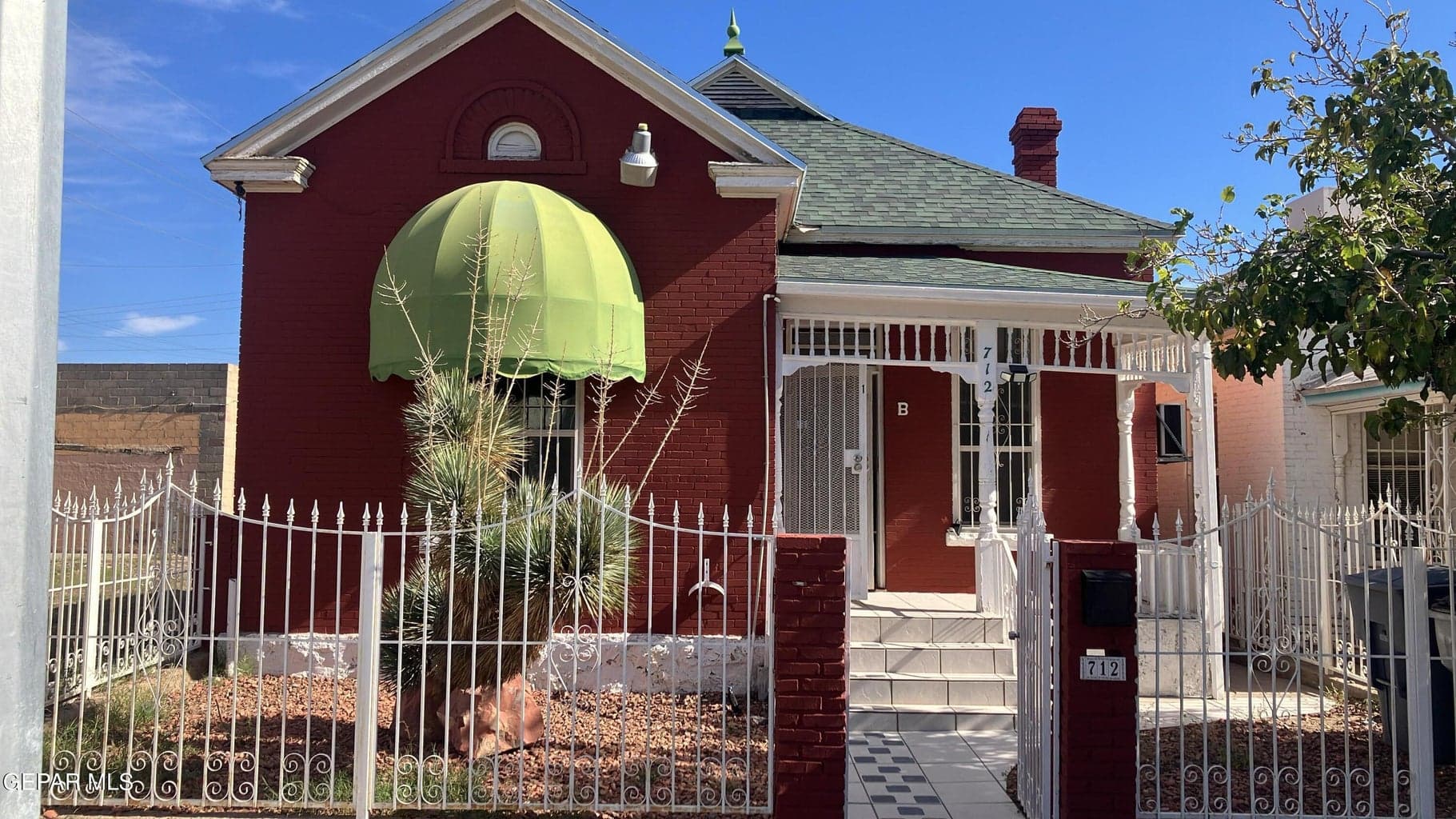 712 N OCHOA Street