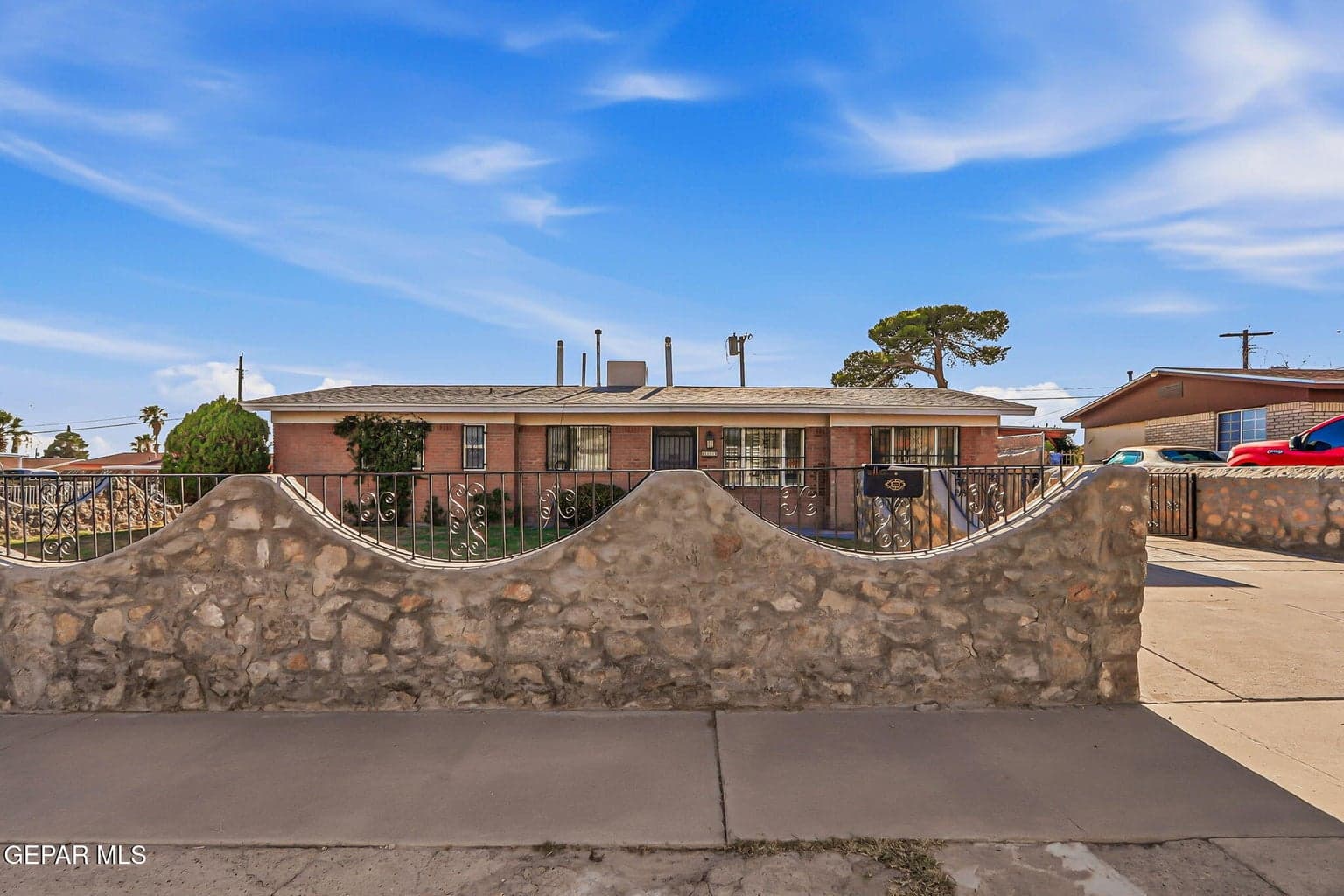 1101 DOYLE Place