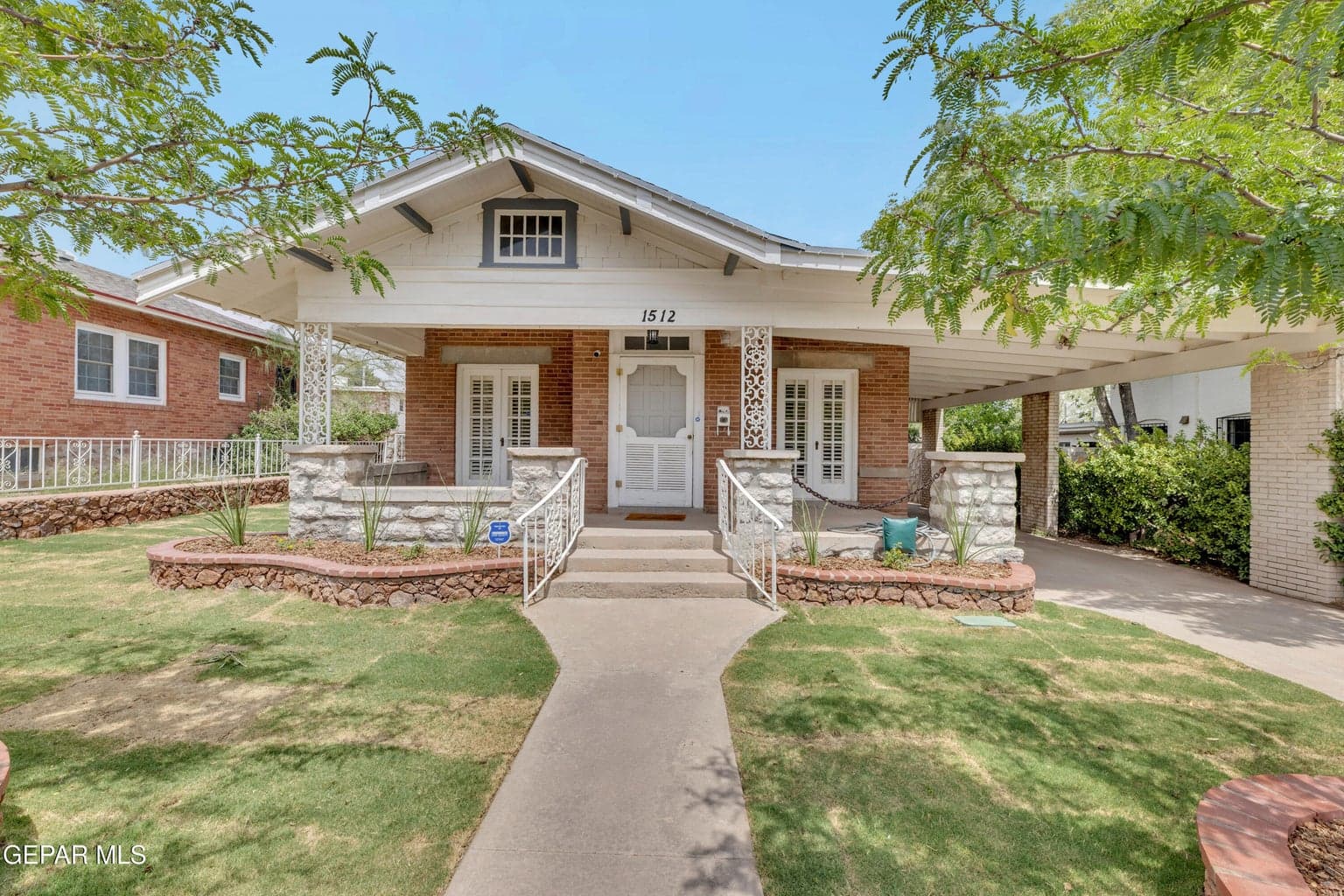 1512 ELM Street