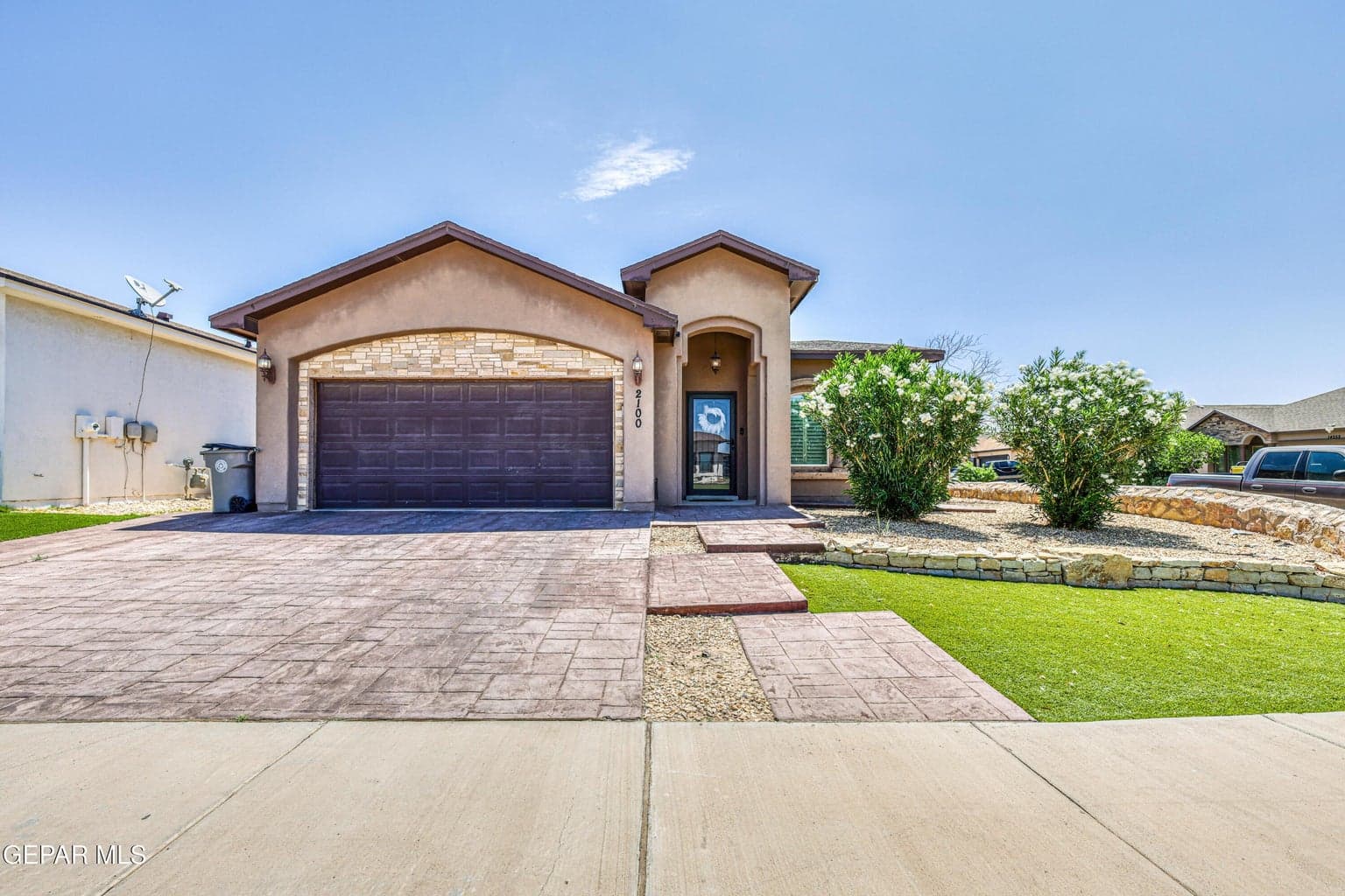 2100 ROBERT DRENNAN Place