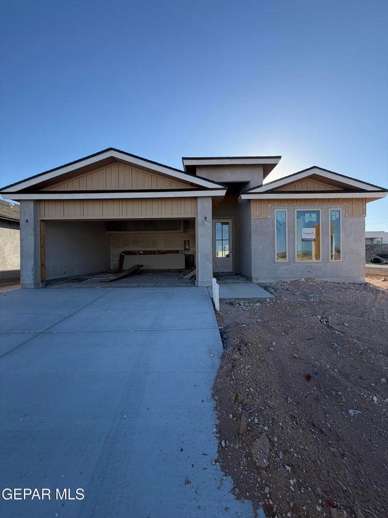 3893 PERSPECTIVE Street