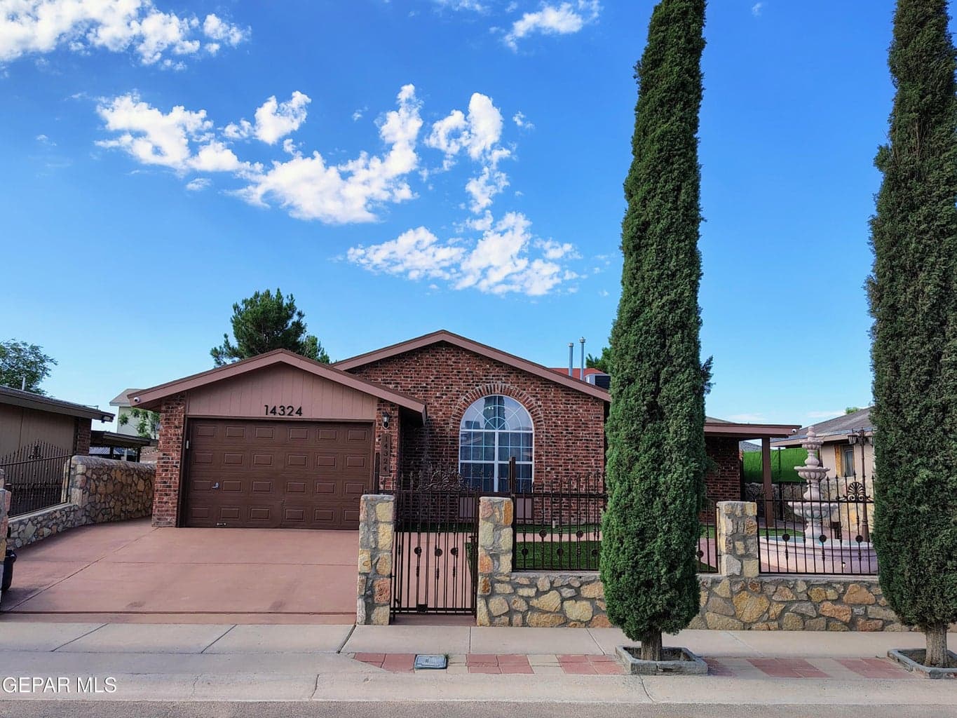 Photo of 14324 Puentecillas Drive