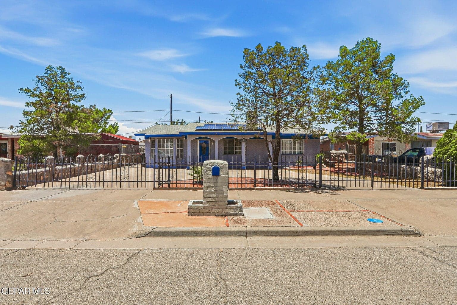 Photo of 323 VALLE SERENO Drive