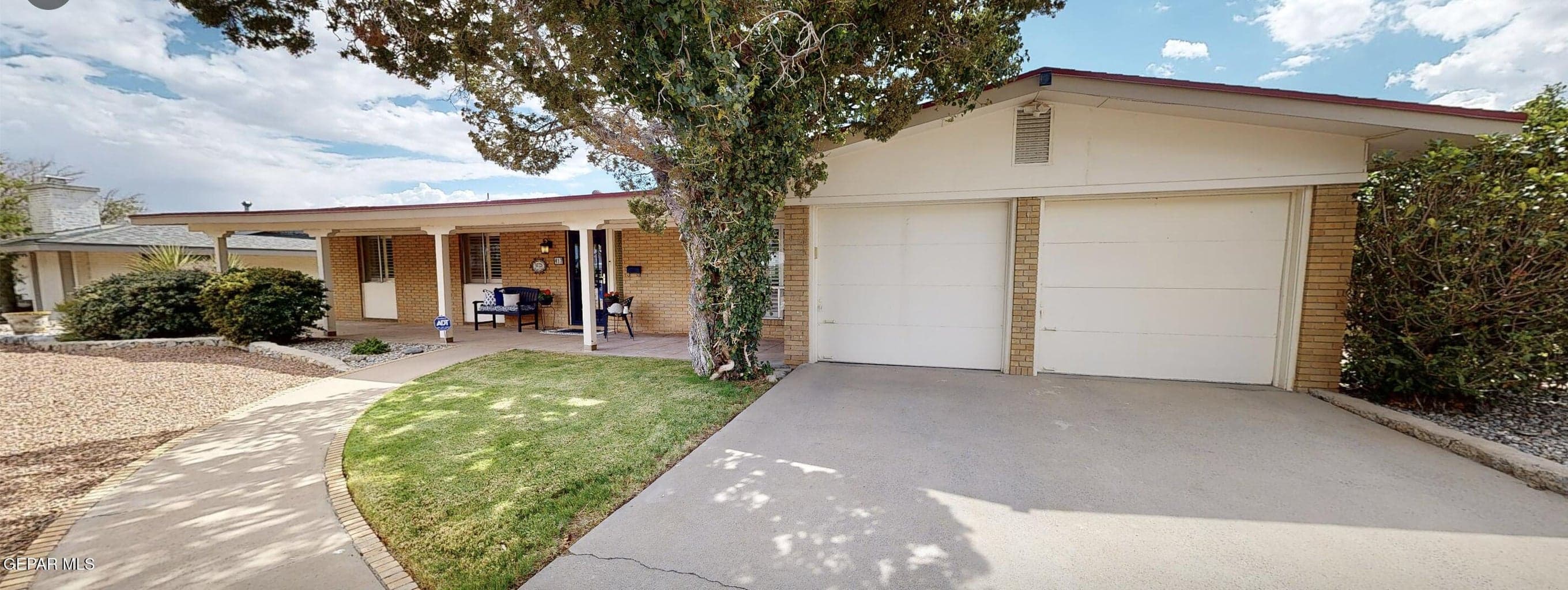 Photo of 417 INDIAN BLUFF Road
