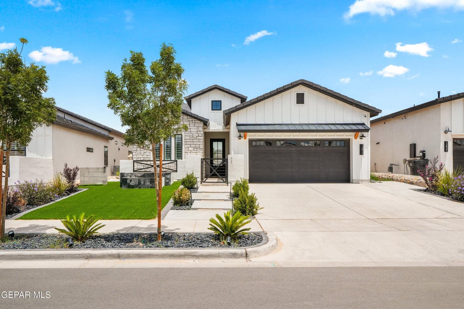 12817 Fredericksberg Avenue