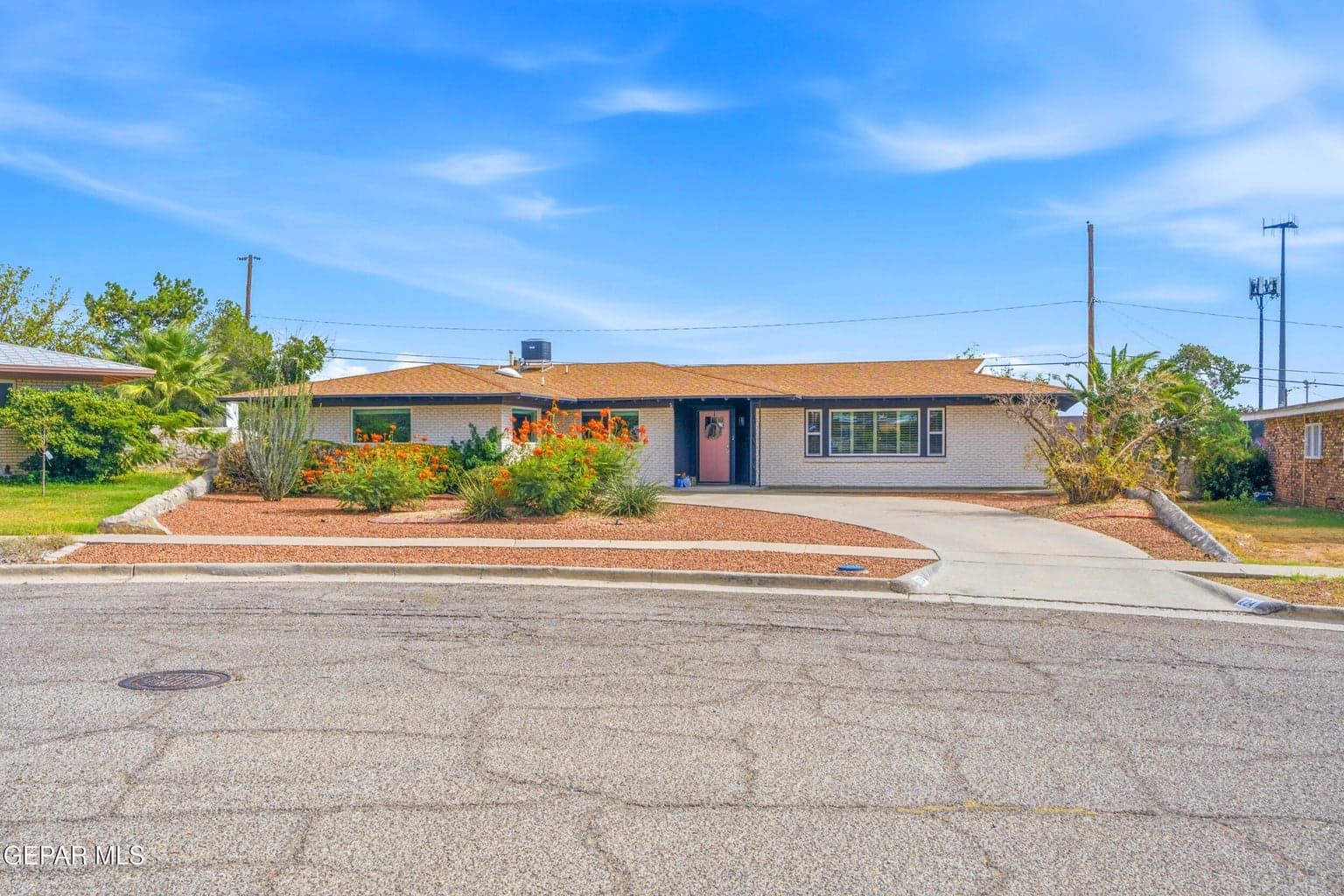 Photo of 224 VIKING Drive