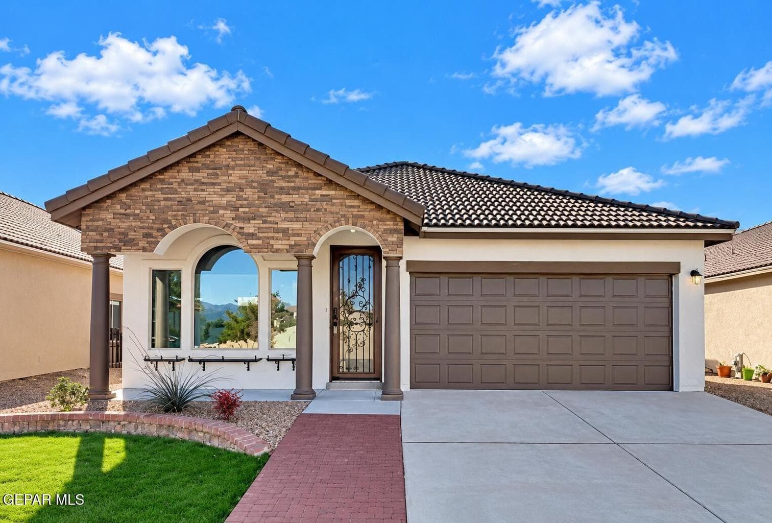 Photo of 528 CEDARWOOD Drive
