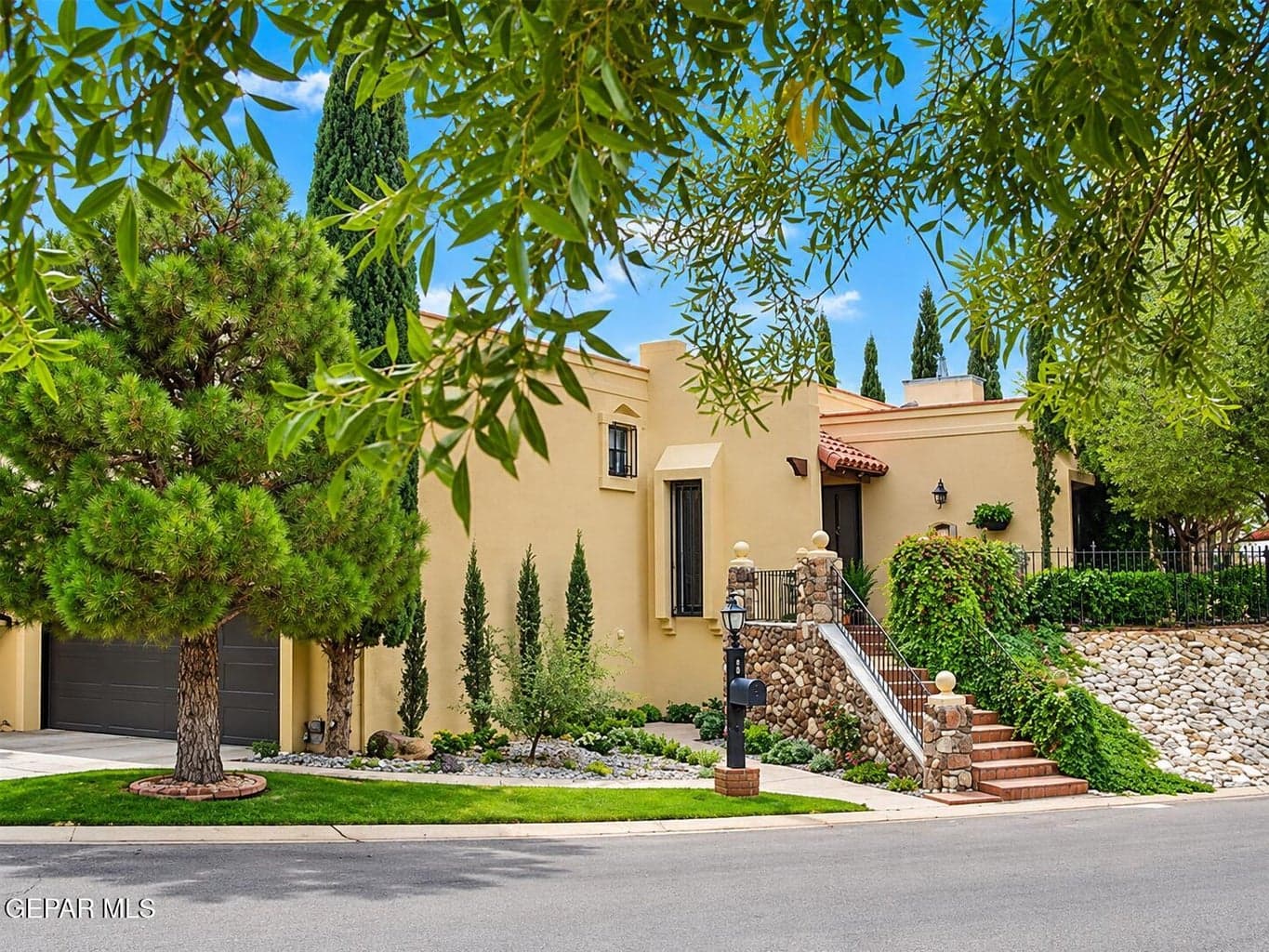 Photo of 6006 Balcones Court 19