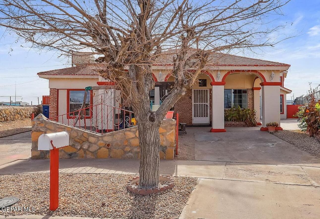 Photo of 320 MIRASOL Drive