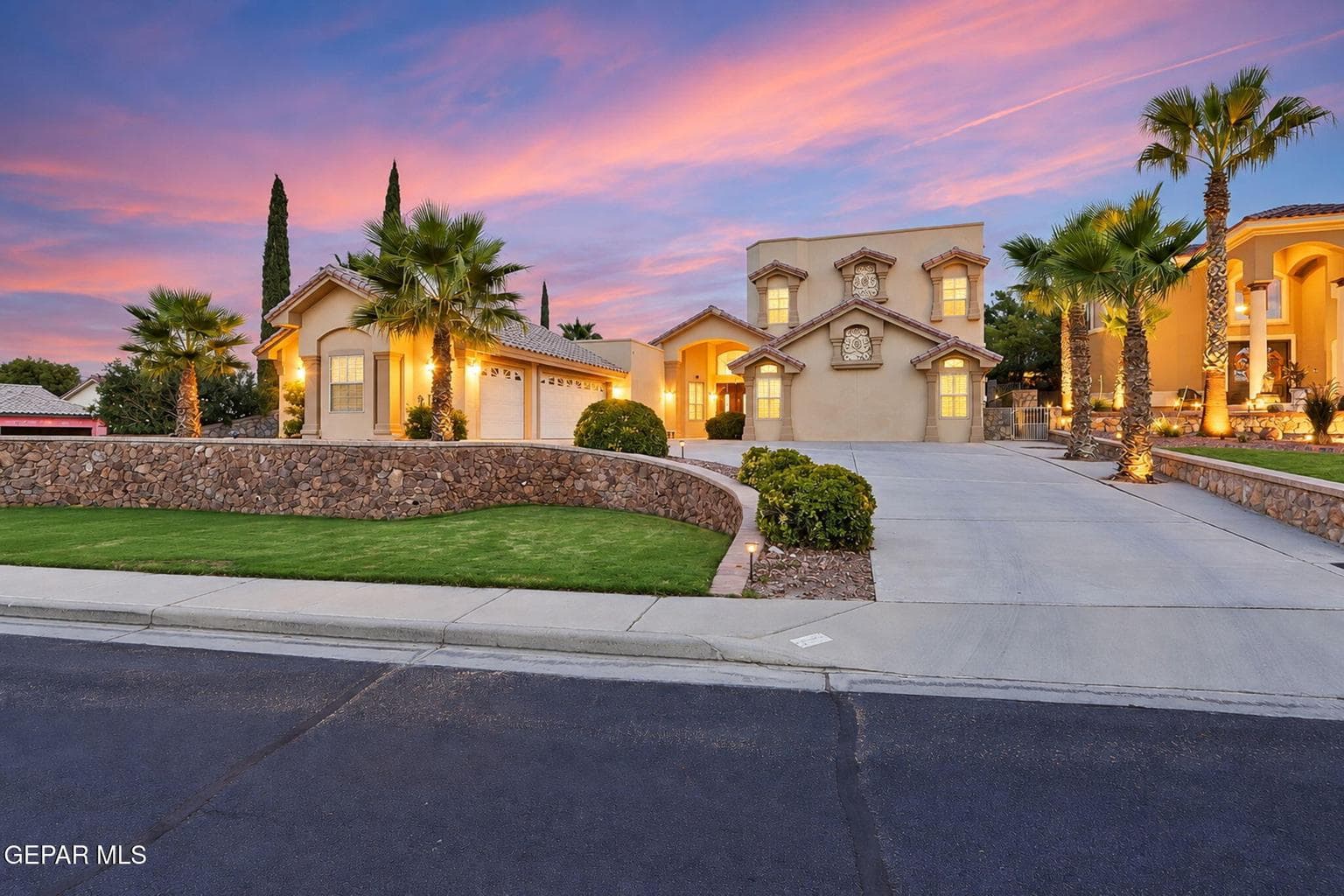 115 CRESTED PEAK Court